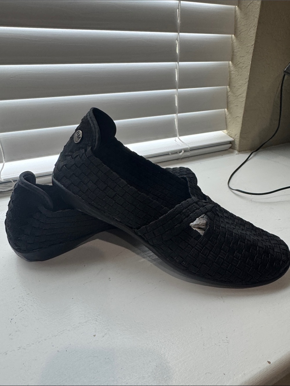 New bernie mev. Black Woven Mary Jane Flats SZ W EU 37 size 6-6.5